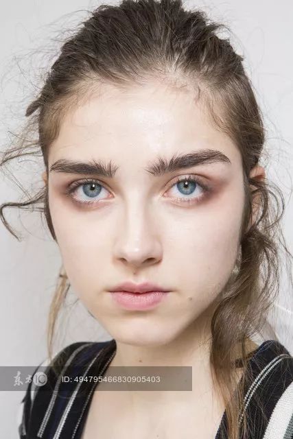 EIGSHOW丨鞠婧祎、李艺彤的仙女春夏妆容能让你美出新高度！