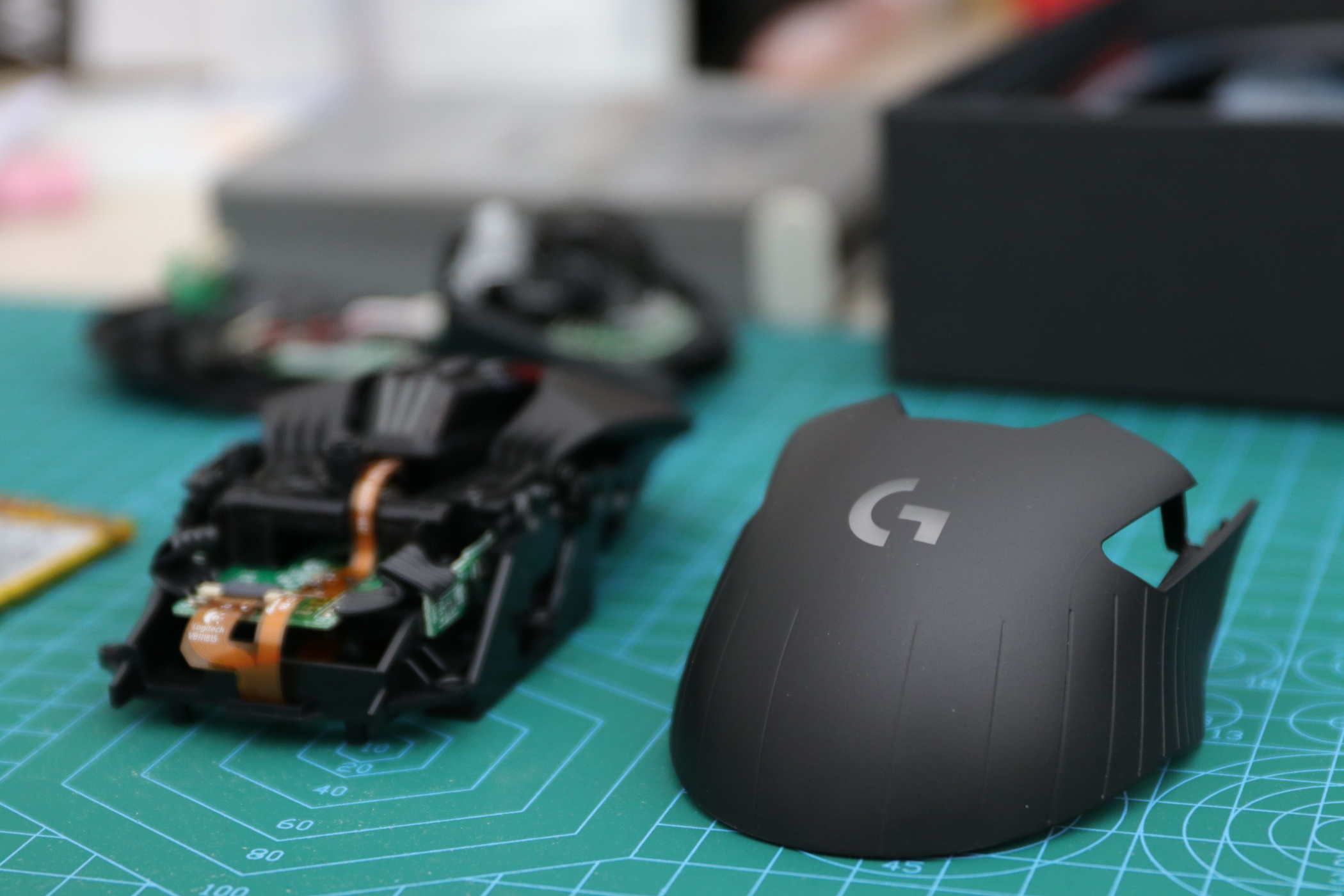 罗技无线游戏鼠标g304和g903,罗技g903鼠标拆卸教程