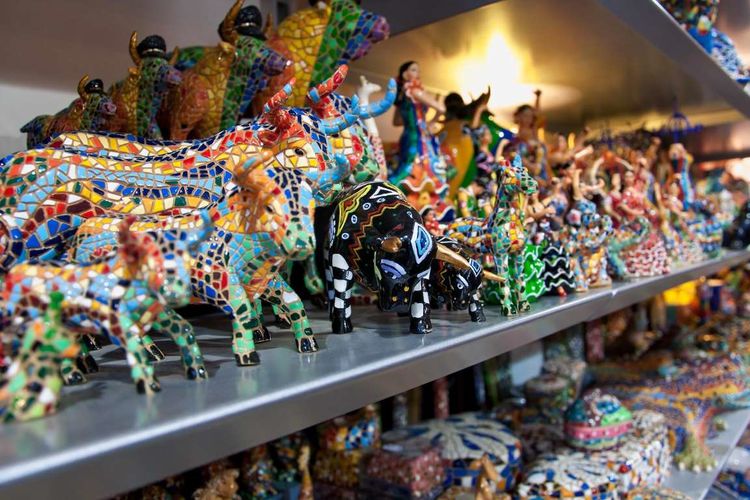 去巴塞罗那买什么纪念品,巴塞罗那官方纪念品在哪买