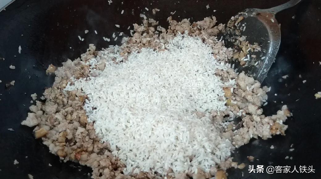 无肉糯米丸子辅食做法,宝宝糯米肉丸的做法