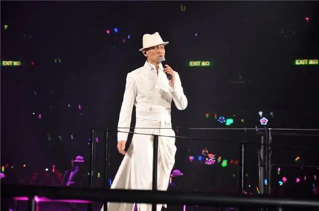 38岁有钱未婚优质女，被婶妈找上门，问要不要过继个孙子给她养老