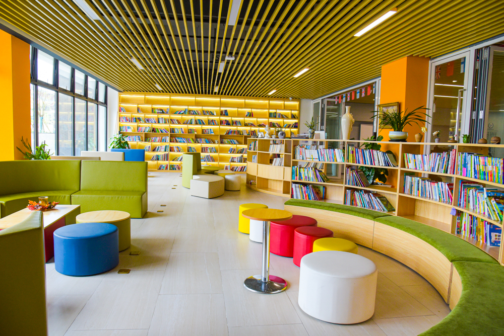 这所最美的“水墨校园”迎来首届足球春季联赛！AC米兰球星都来了