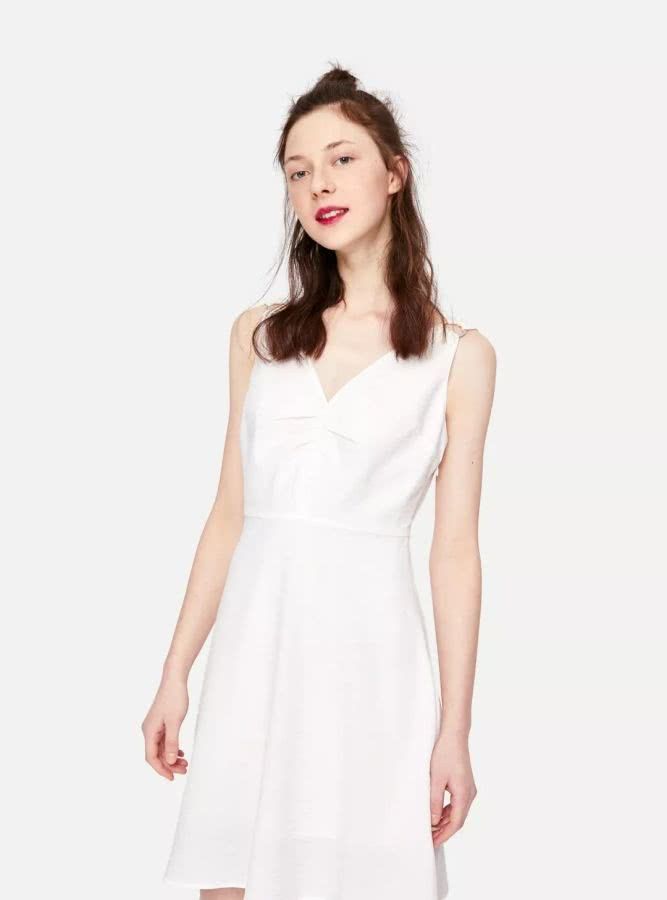 zara值得入手的连衣裙,zara新出的牛仔开叉连衣裙