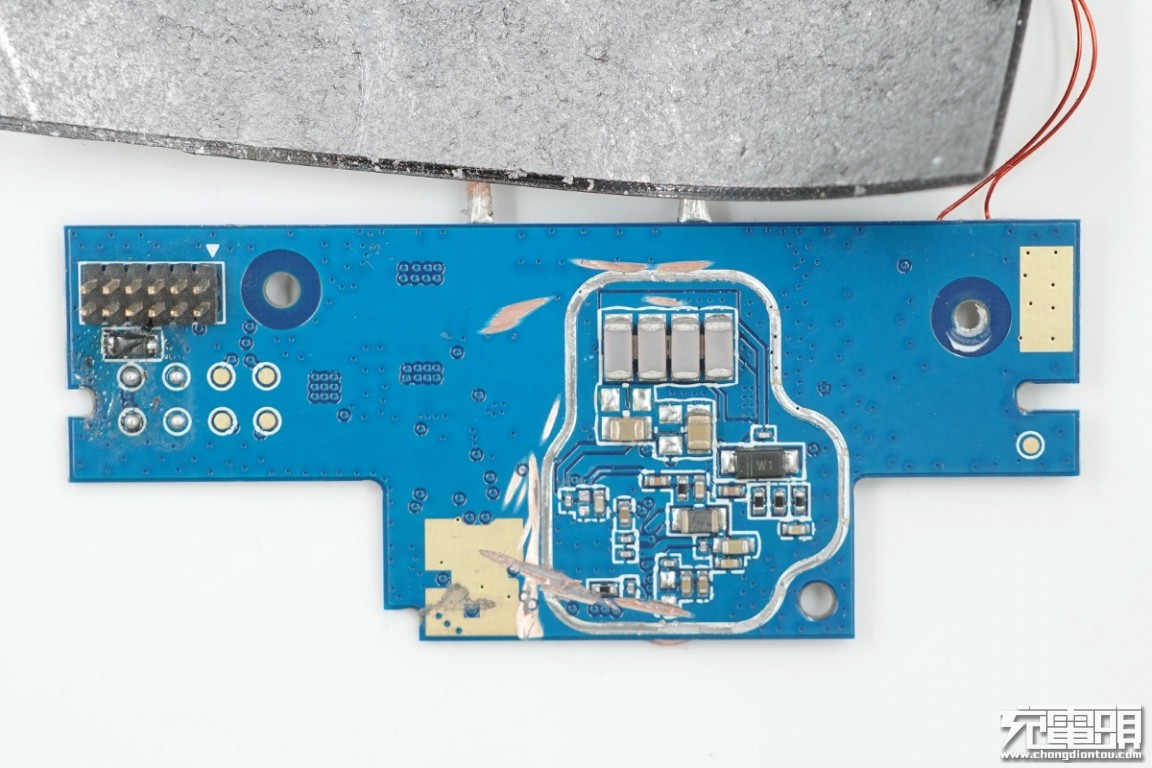 小米充电宝30000快充版拆开,小米无线充电宝10w和30w对比