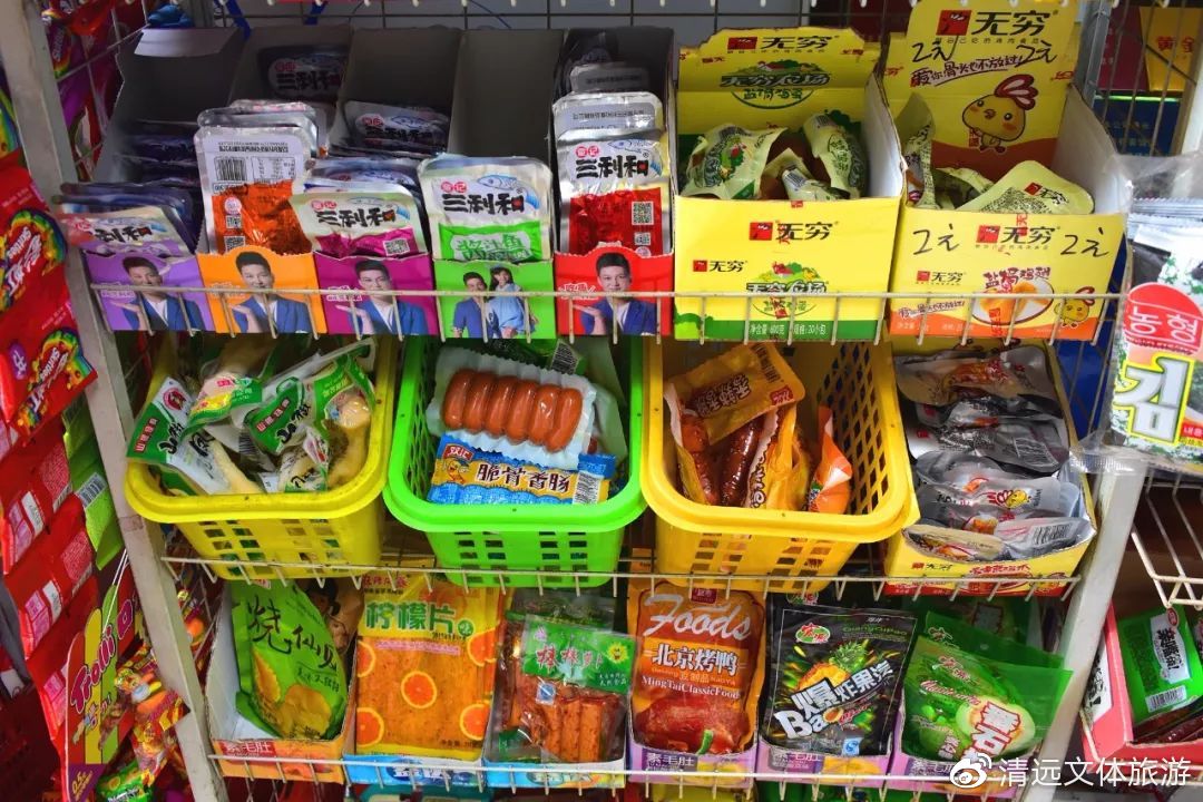 这些在学校周边开了十几年的小吃店，陪伴了多少人的青葱岁月！