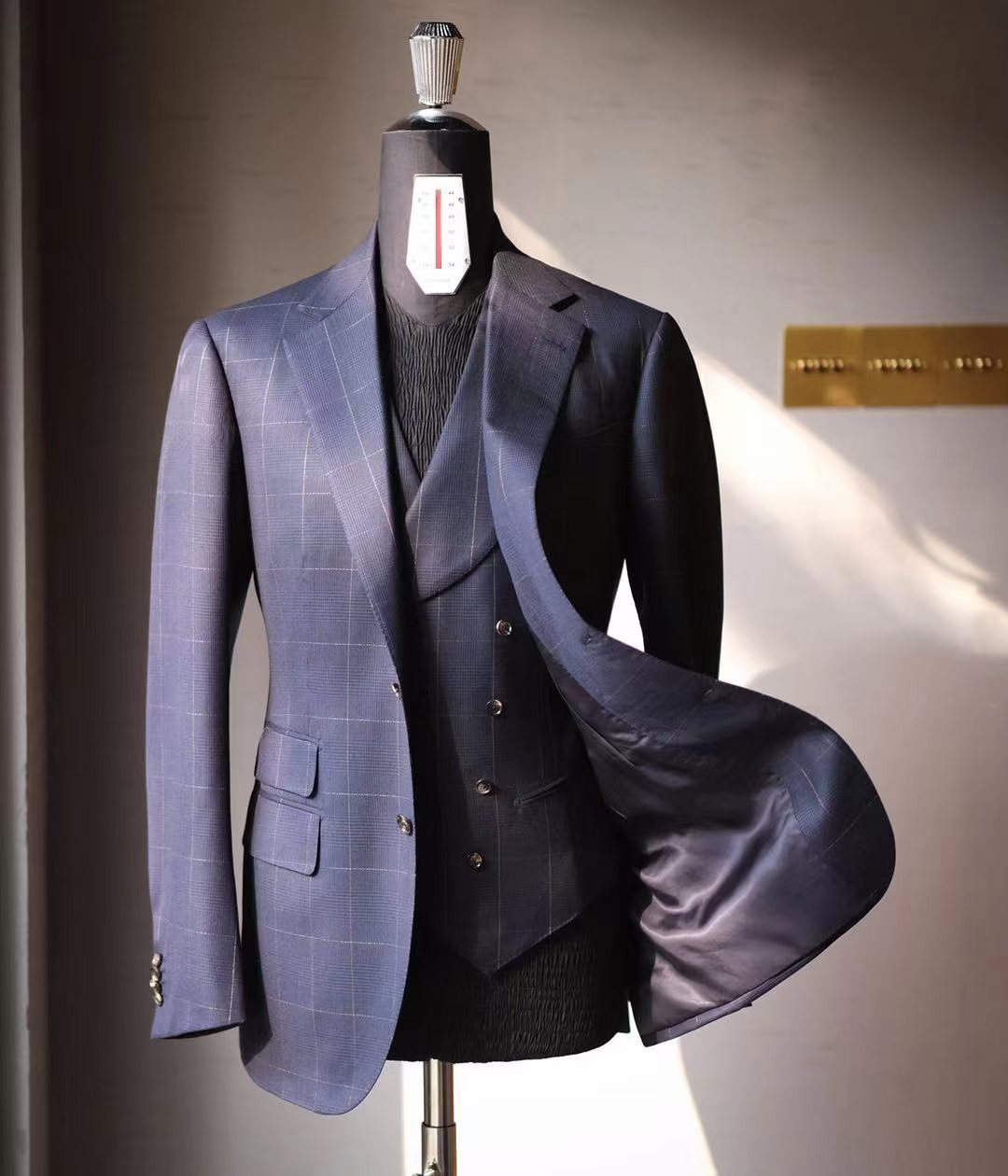 如何挑选一个合适自己的西装,如何正确选择西装