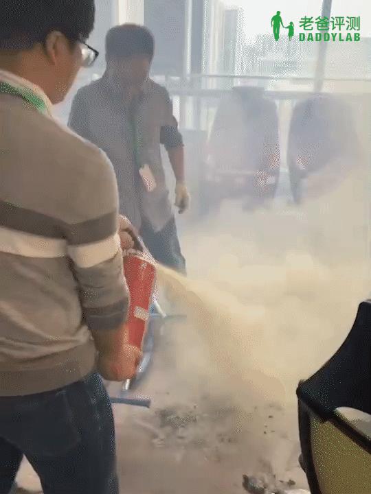 拆解100元66w充电宝,拆解一个廉价充电宝