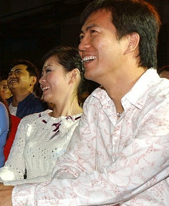 黄健翔离婚官司,黄健翔婚姻