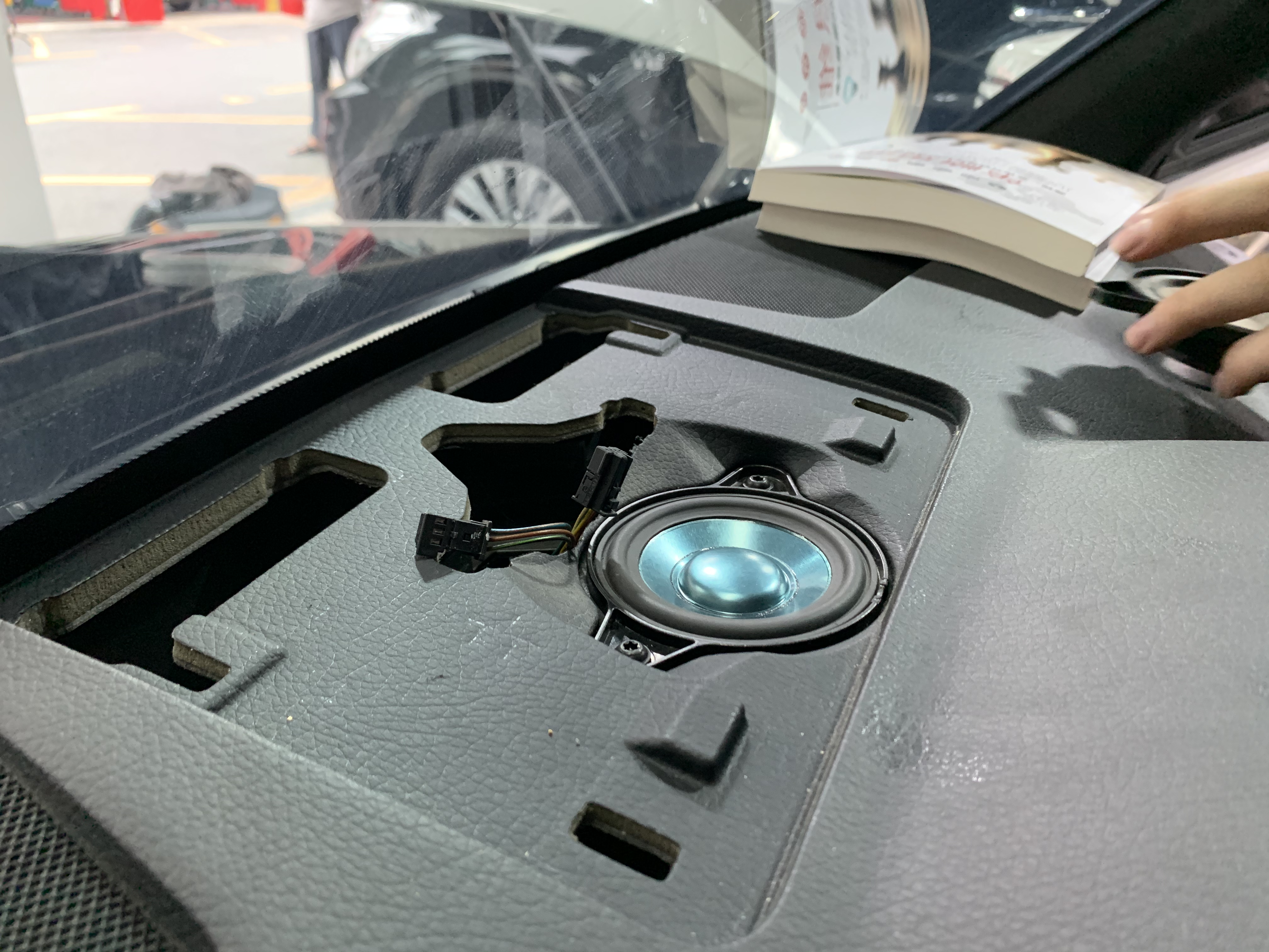 奔驰glk300音响改柏林之声多少钱,奔驰glk300改哈曼卡顿