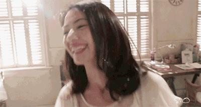 她不做微商、不做代购，却通过经营朋友圈月入10万+