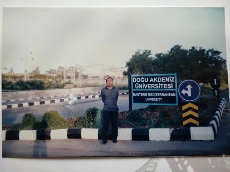 无一官半职，近20年里用智慧和心力奉献杭州，现在他悄悄地走了