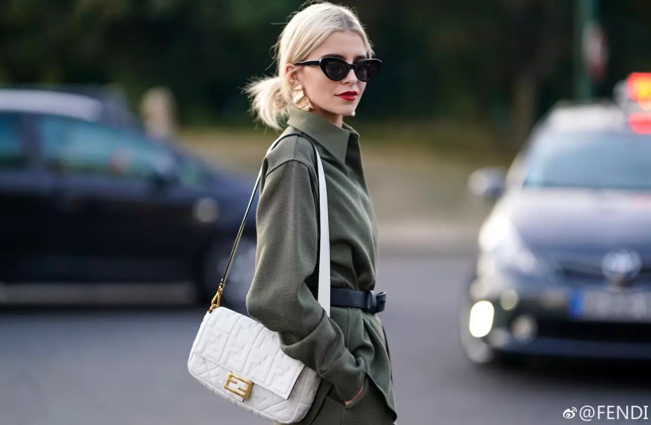 小ck最推荐哪款包,跟小ck一个档次的品牌包都有哪些