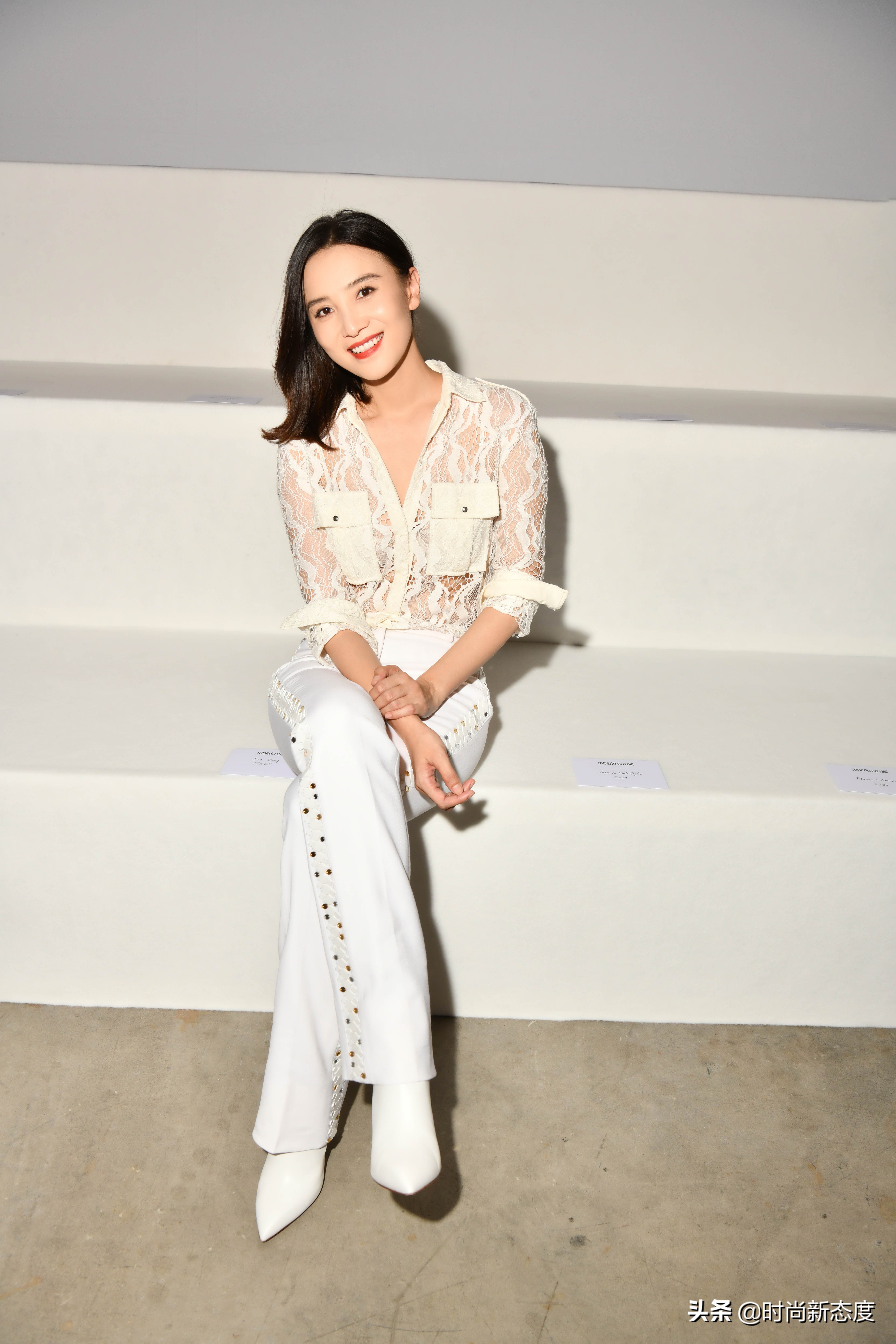 宋佳白色裤子穿搭,宋佳牛仔裤穿搭图