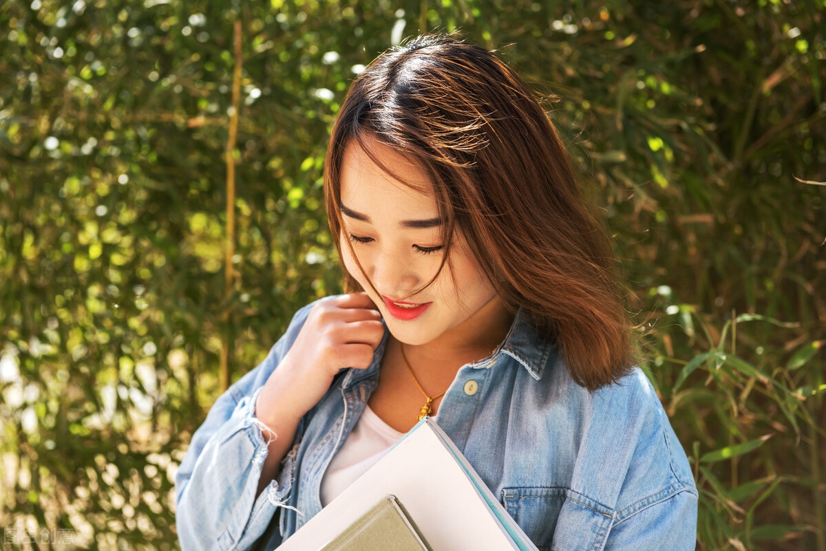 染发后长出新头发不尴尬的颜色,染发后新的头发长出来分层的尴尬