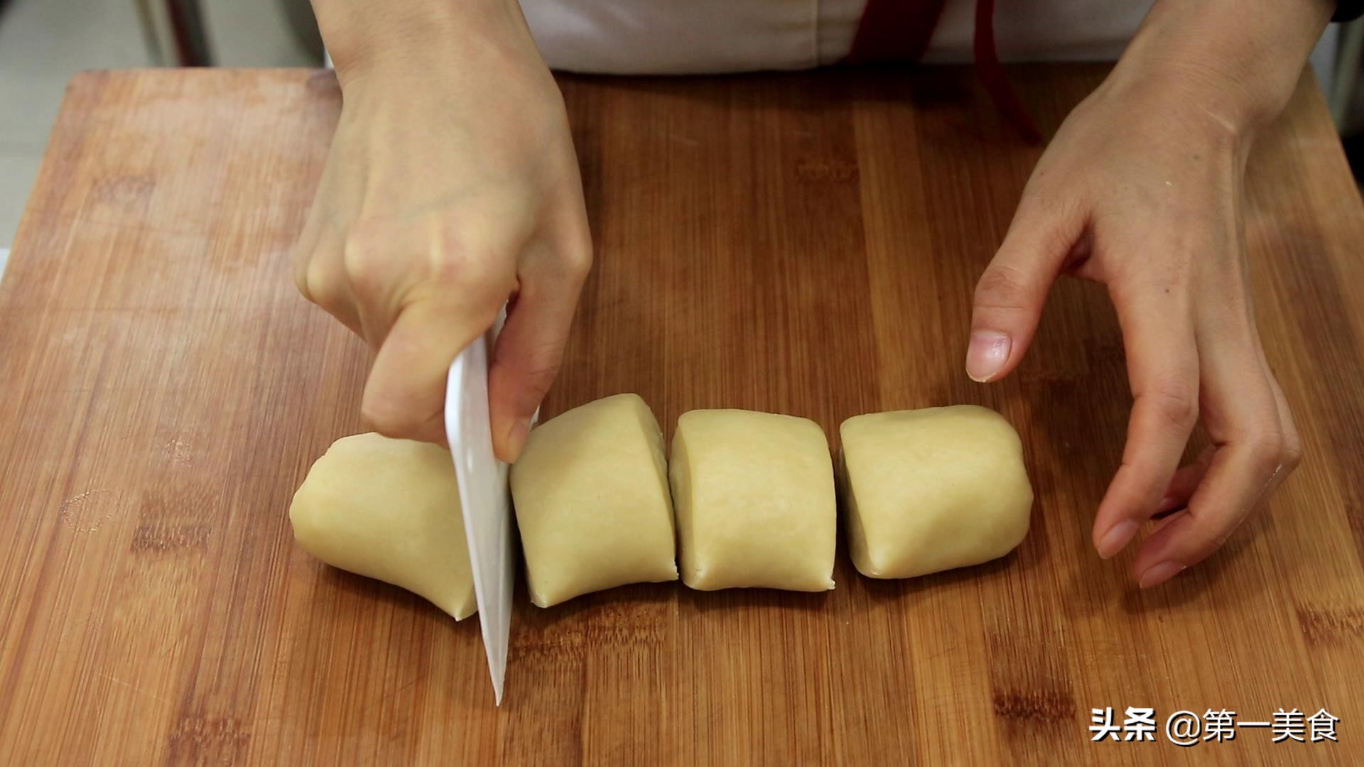 四姑想吃烧饼，小姑买来邮寄，阿飞：只要有烤箱，五步做成烧饼