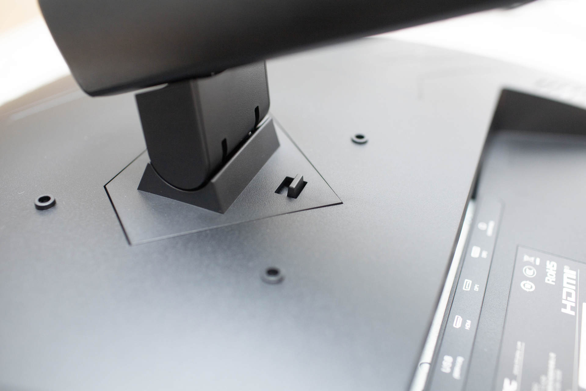 ktc48寸显示器,32寸显示器1k144hz游戏体验