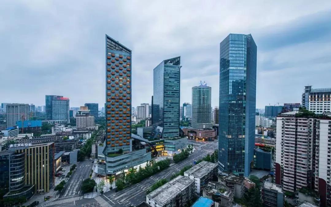 南宁和昆明哪个更能成为中心城市,昆明南宁一线城市