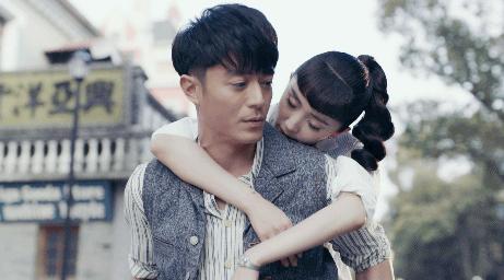 杨幂脸型适合什么发型,杨幂空气刘海发型图片大全