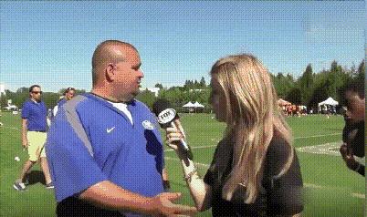 盘点主持人翻车尴尬场面,中央电视台主持人翻车集锦