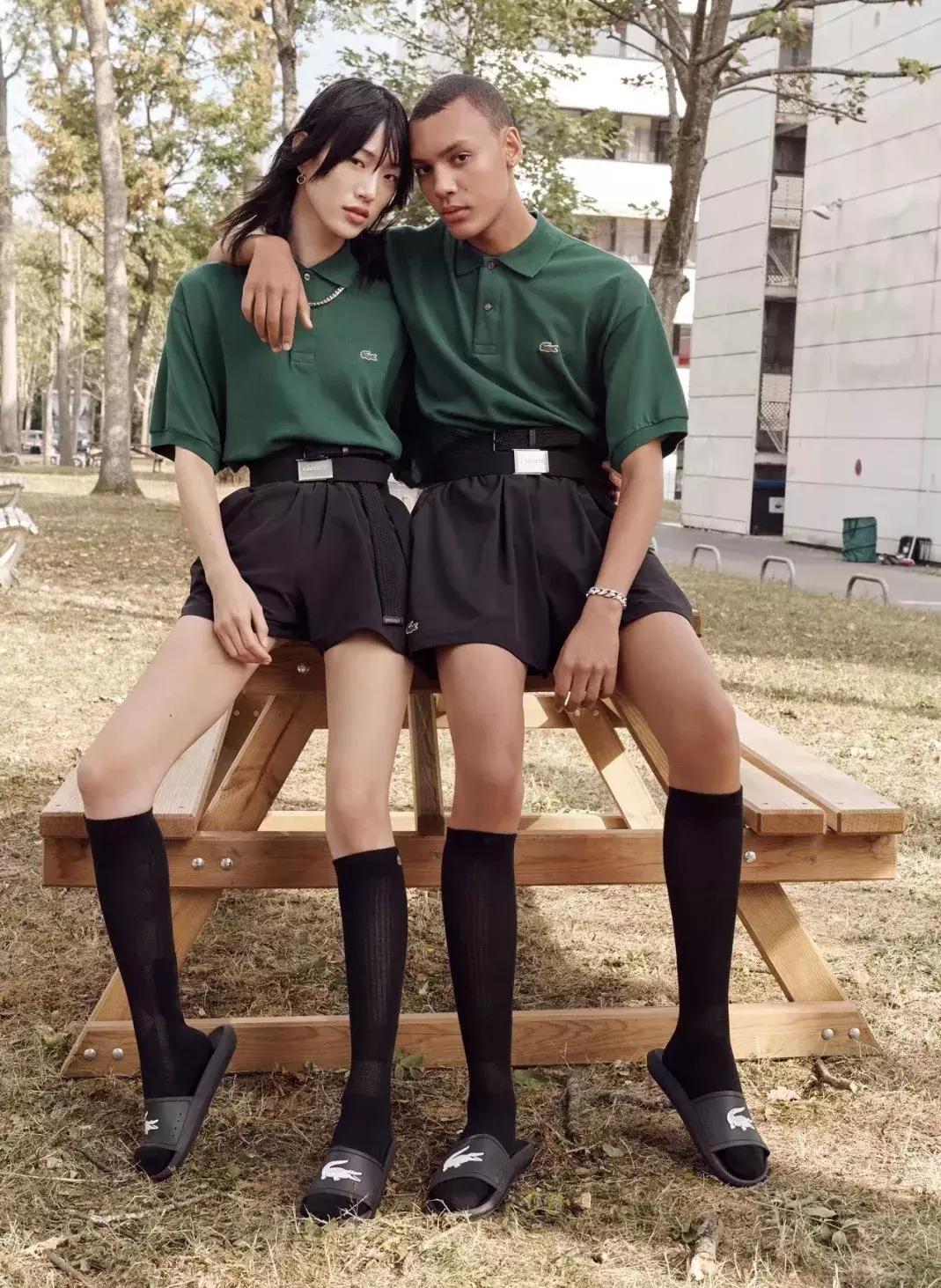 刘雯、倪妮不费力就很时髦原来是脚上的拖鞋太美了