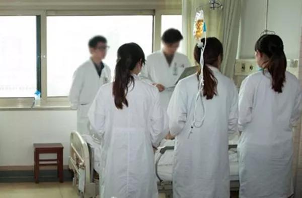 想考个医学大专怎么报名,要想报考医学院怎么报名