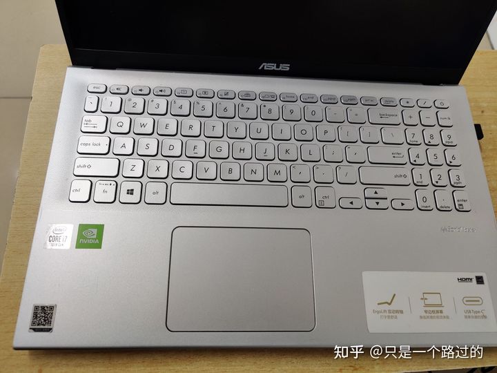 笔记本电脑贴膜视频教程,笔记本电脑需要贴膜影响散热吗