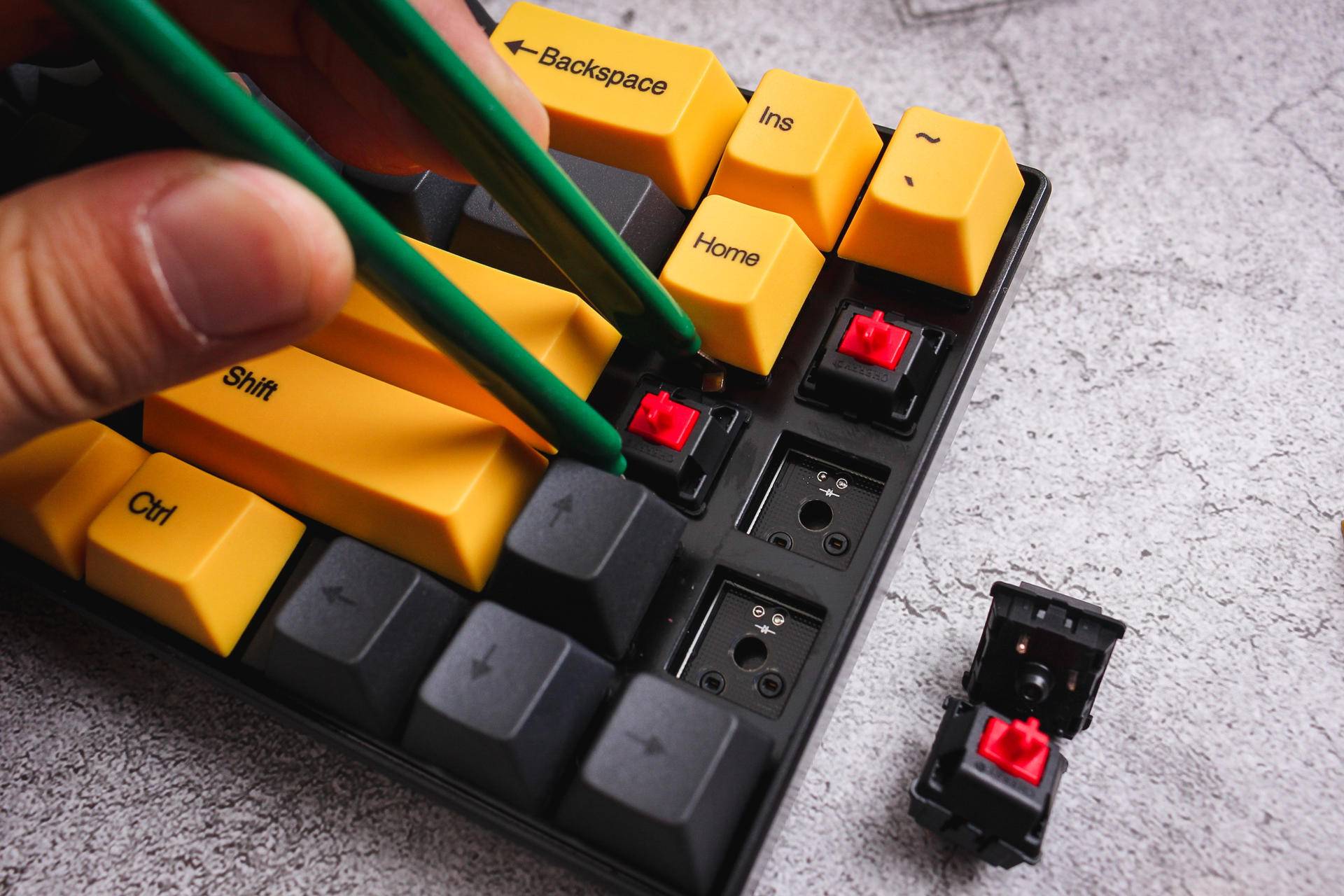 高斯机械rgb键盘测评,高斯alt71双模迷你机械键盘