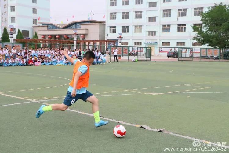 乌兰察布校长杯足球赛,青少年校园足球联赛拉开帷幕