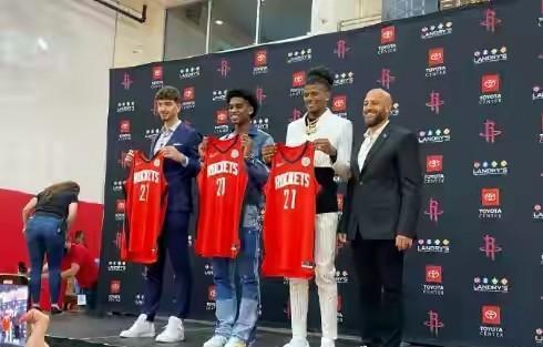 火箭队豪斯拒绝让出球衣,火箭豪斯最新官方消息