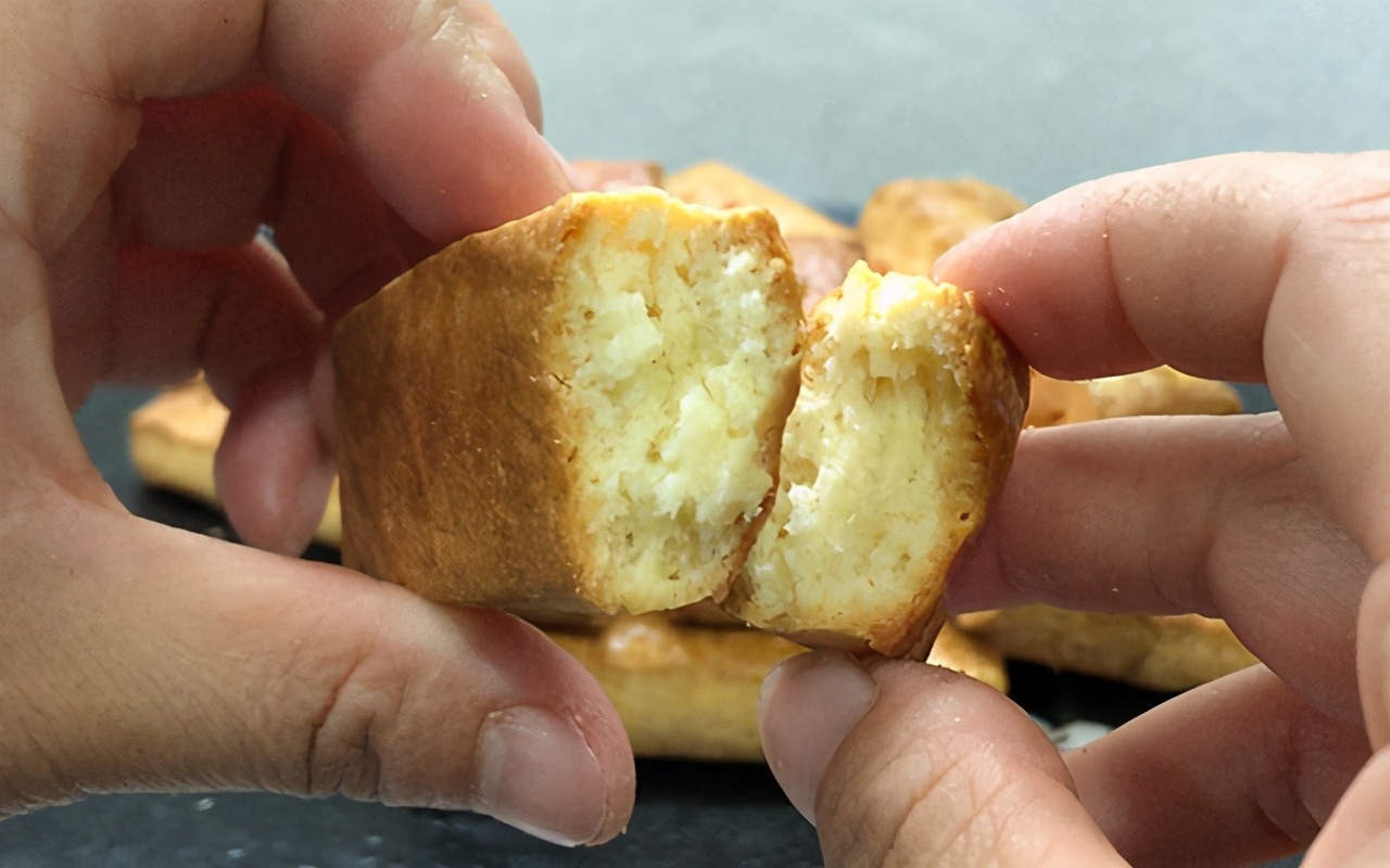 怎样做香甜酥脆的鸡蛋小饼干,用2个鸡蛋做美味饼干简单又好吃