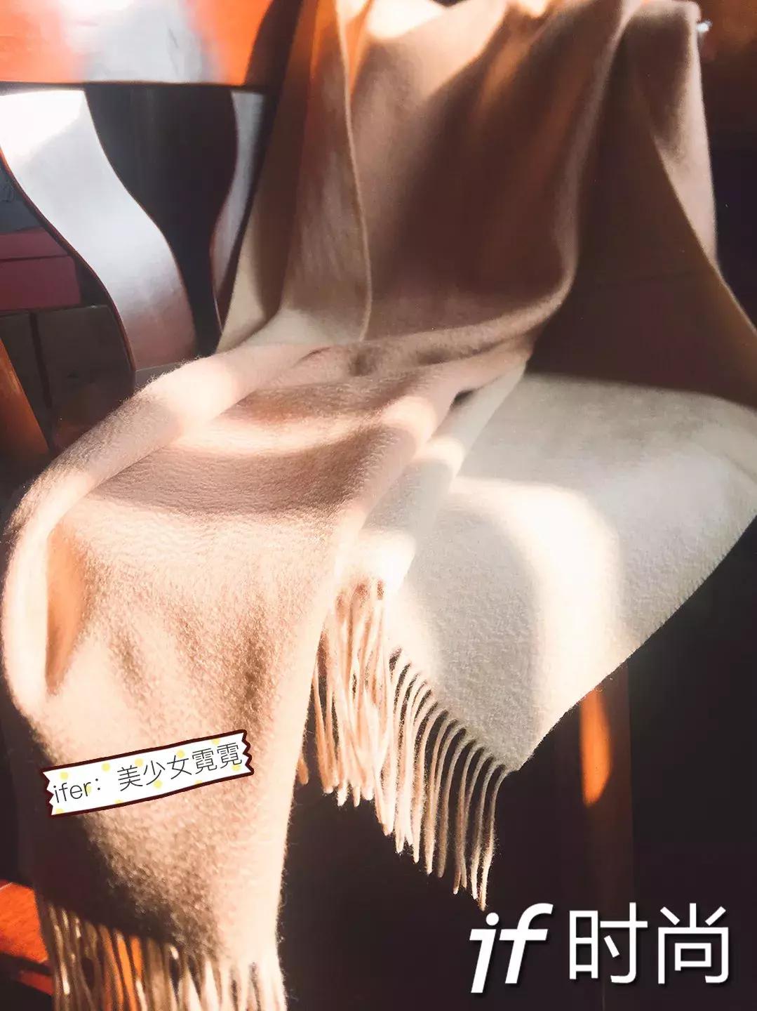 适合羽绒服显脸小围巾的系法,怎么给女生系围巾不会显脸小