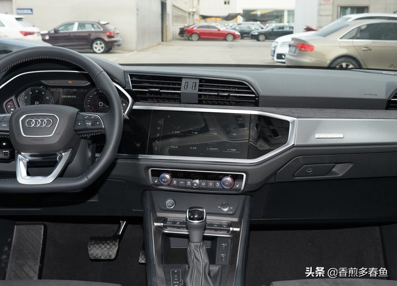 奥迪2020款q340tfsi时尚动感型,2020款奥迪q3sportback车身尺寸