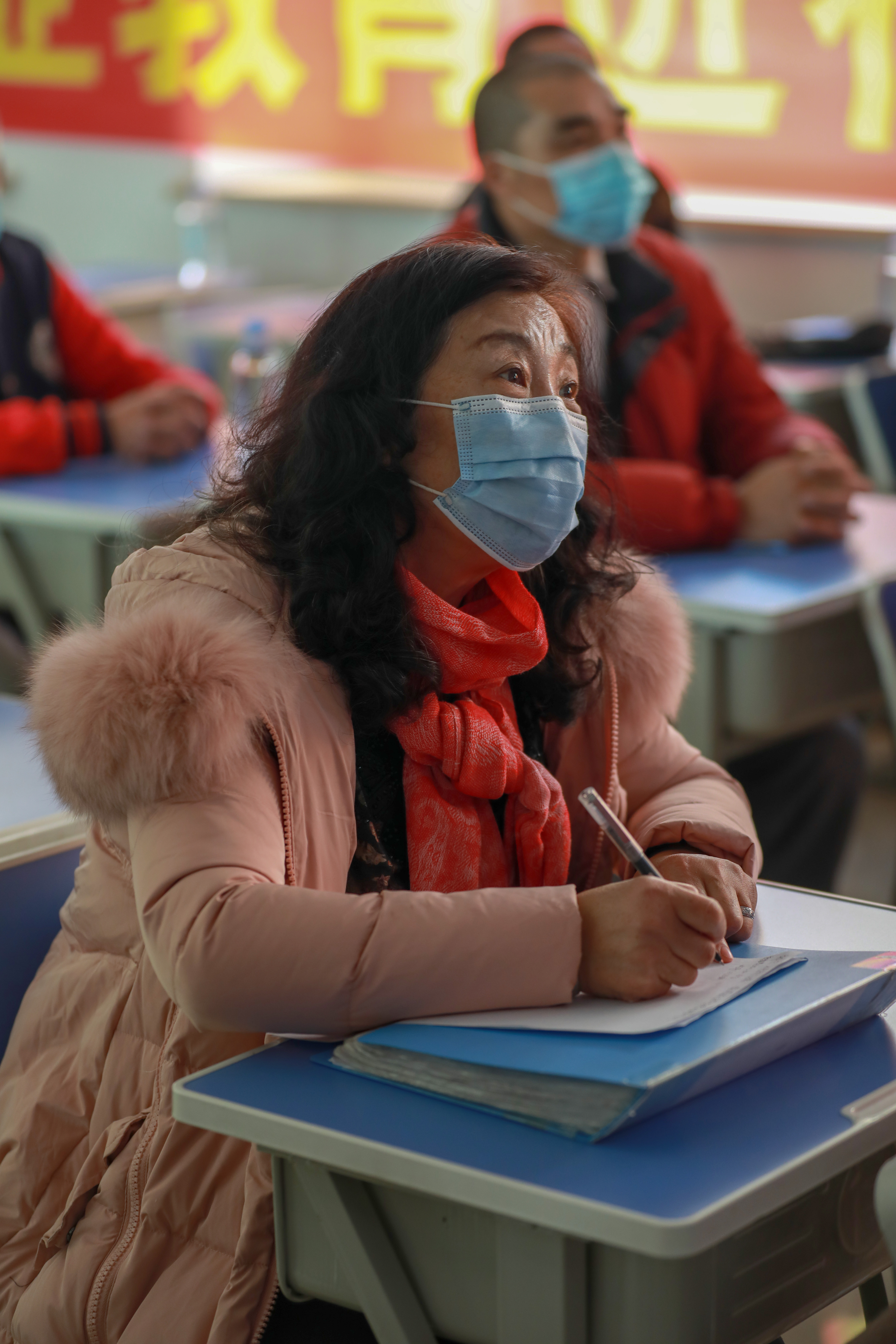 “读懂孩子成长中的敏感信号”,育才女校课程走进荣发社区