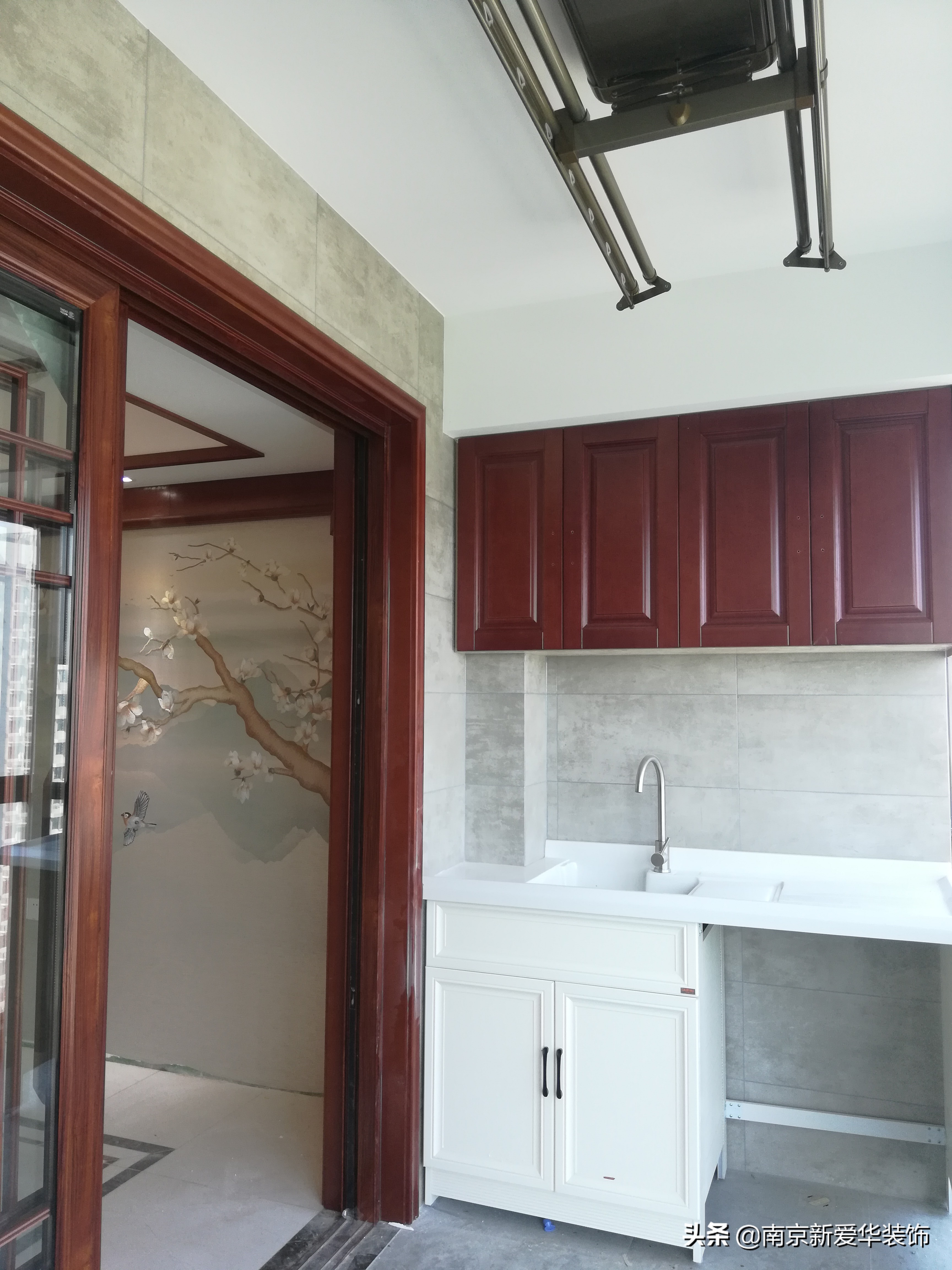 新中式装修墙壁刷什么颜色好看,白墙贴什么颜色壁布好看