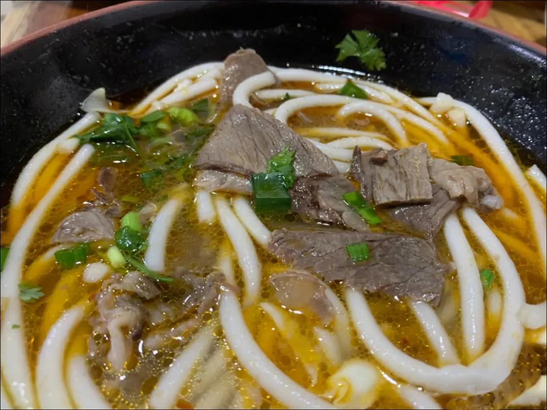 西南大吃省里的嗦粉冠军，这座吃货宜居城市值得关注