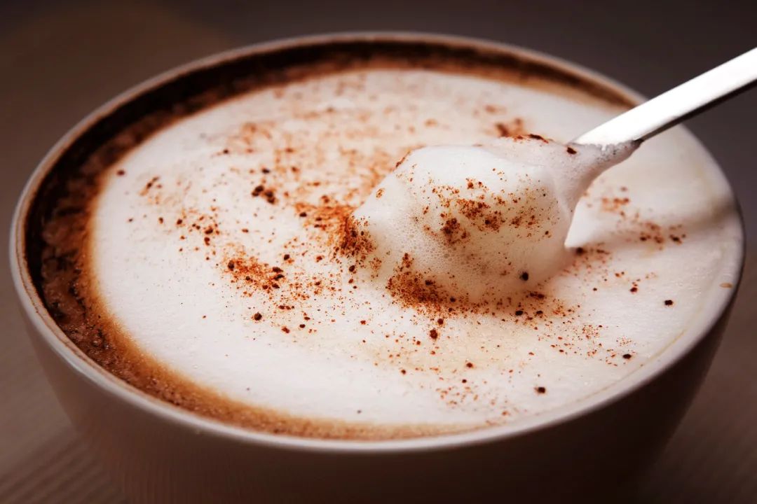 拿铁和馥芮白区别,拿铁和卡布奇诺馥芮白