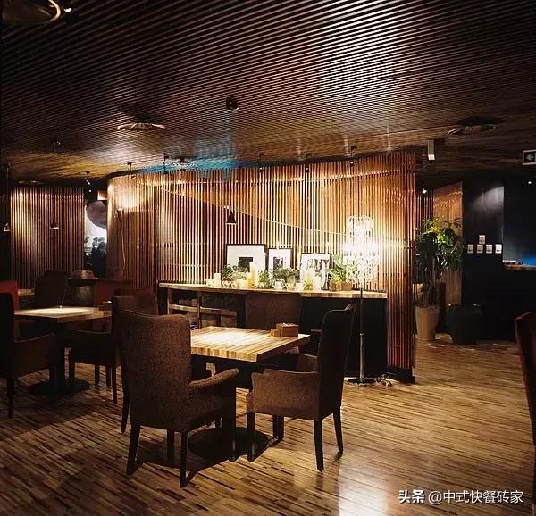 一家餐馆如何打造出自己吸引人的特色？