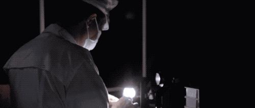 怎么知道网上的视频是不是专业摆拍?