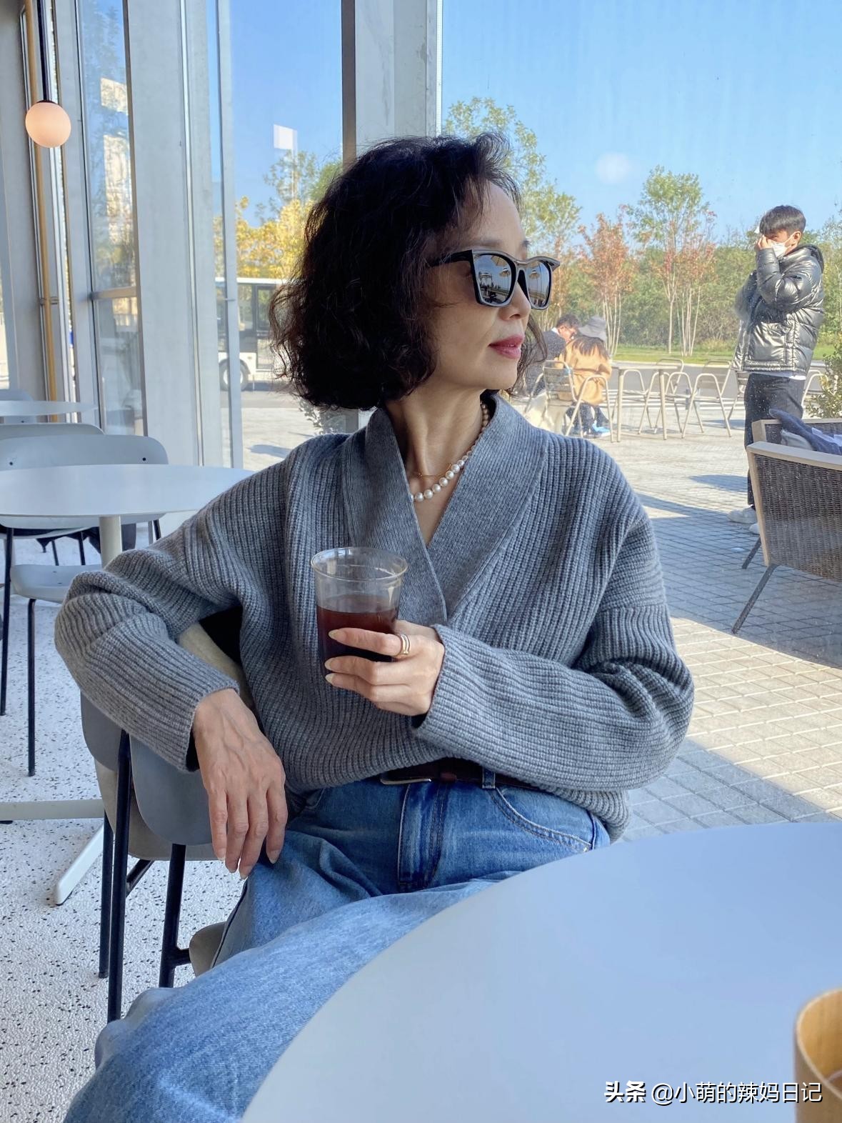 烫头发怎么样才不会显老,烫头发感觉显老怎么去处理自然点