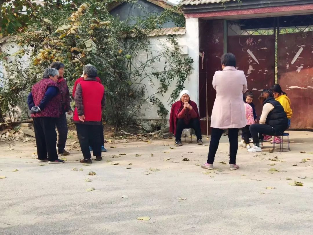 农村串门习俗视频,农村儿时串门的讲究