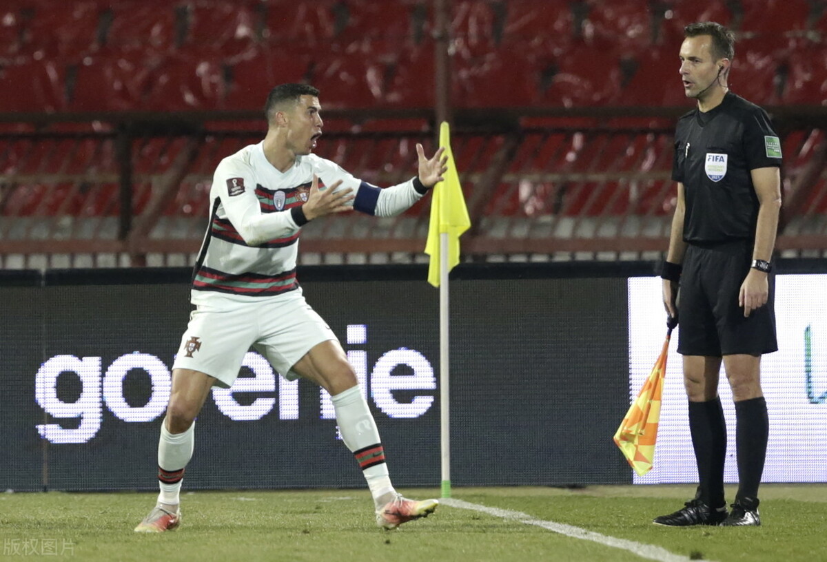 世预赛c罗遇门线悬案,葡萄牙被淘汰c罗怒摘队长袖标
