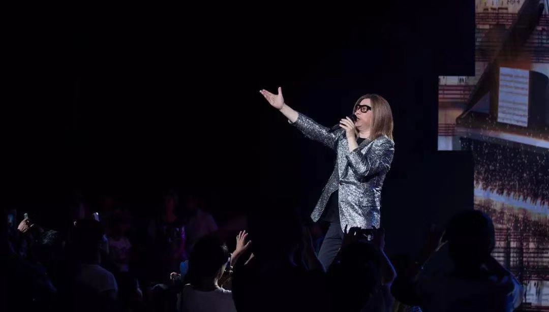 这些用心不用力过猛的爱*歌国**曲，才是华人子民的心声