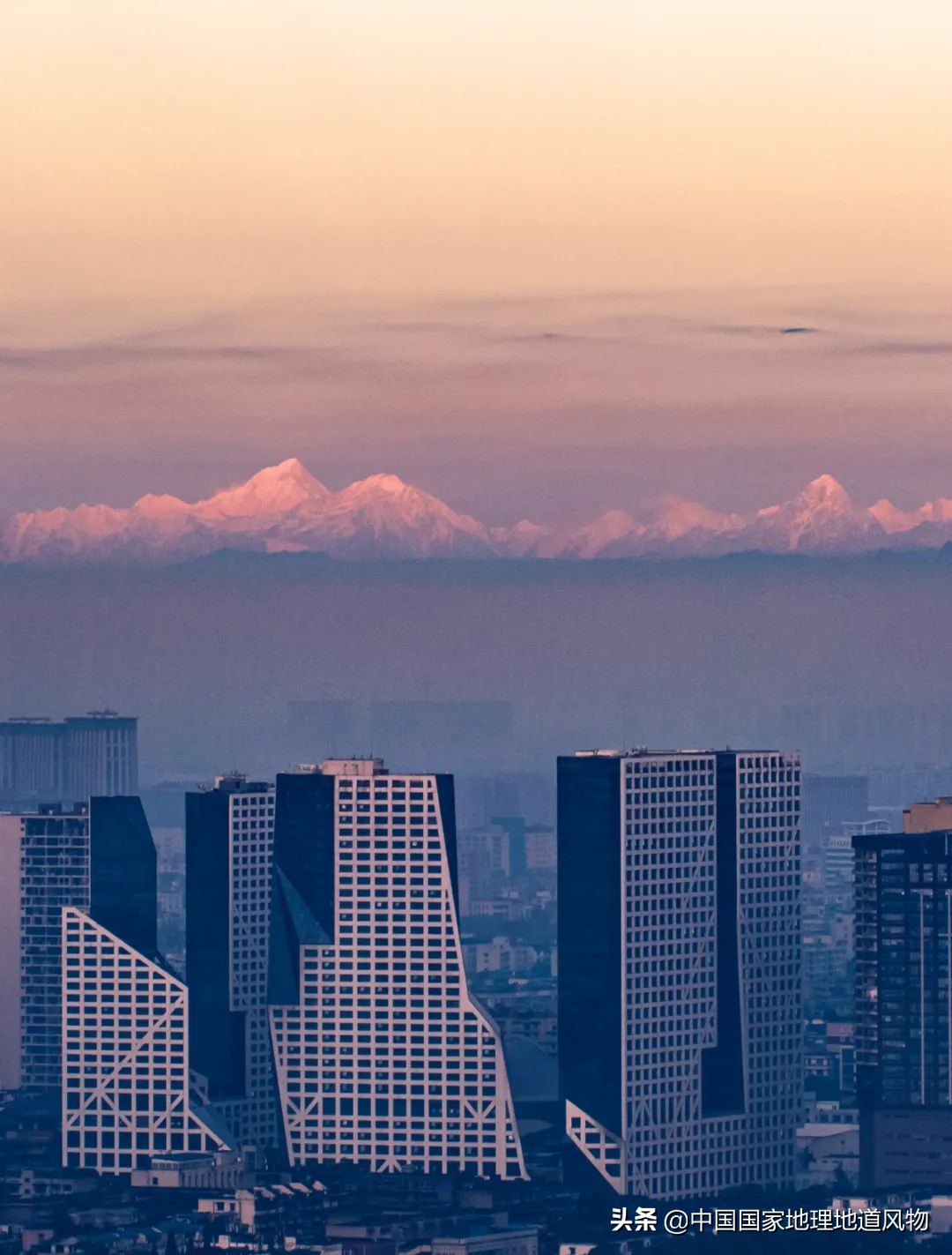 成都是一个安逸的地方吗,成都是个挺安逸的城市