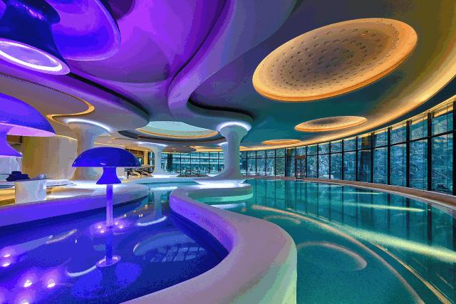 全球唯一八星级酒店耗费200亿打造,世界十大奇迹建筑深坑酒店