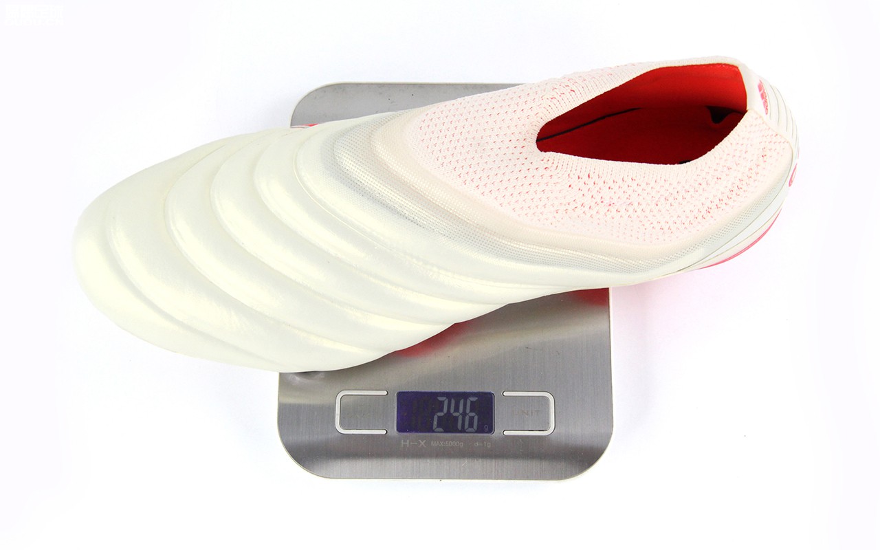 袋鼠皮也能玩无鞋带！阿迪达斯COPA19+FG静态赏析