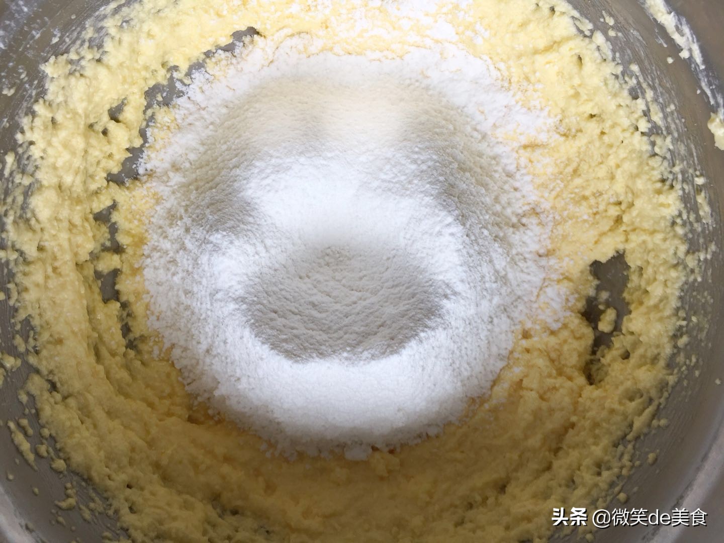 普通面粉做蛋卷的方法,不用面粉只用鸡蛋做的蛋卷