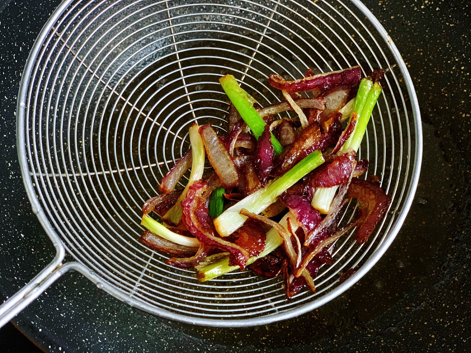 袋装蒜蓉辣酱做什么好吃,袋装的蒜蓉辣酱能做什么吃