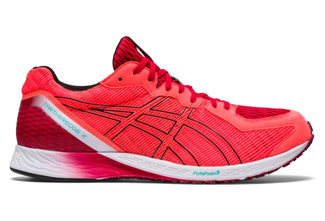 刘嘉玲穿运动鞋,54岁的刘嘉玲穿运动装登山