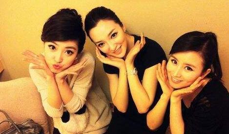 文体恋！他是国足杜威，两任女友是主播，小7岁娇妻是留学海归