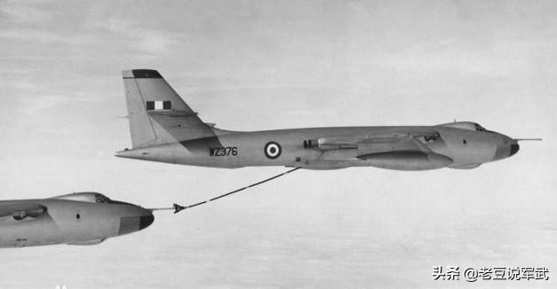 英国v型轰炸机,英国三神轰炸机